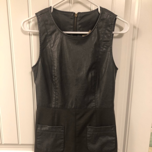 Dress - Picture 3 of 6